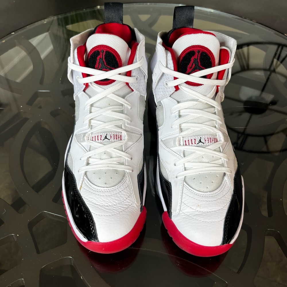 Nike Air Jordan Jumpman Two Trey Bred White Black Red Men's Sneakers Sz 10.5 - Picture 3 of 5
